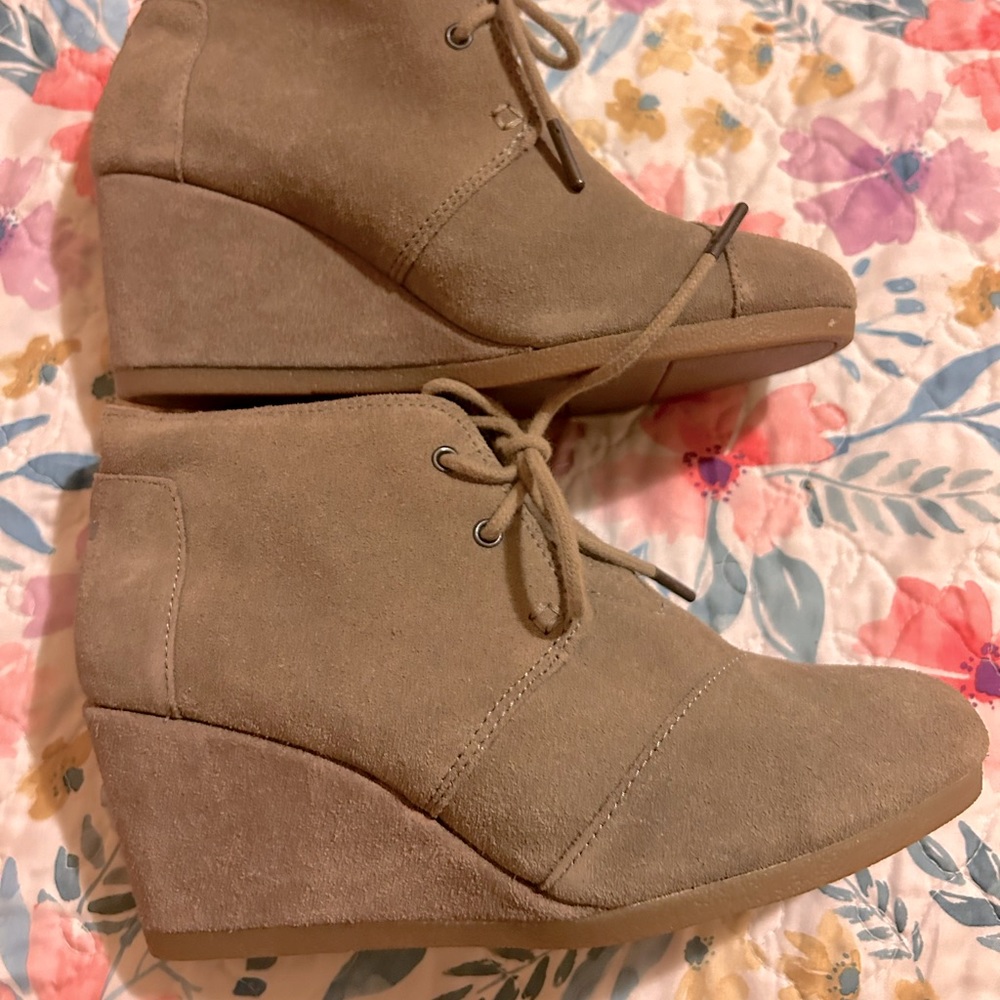 Toms never worn wedge shoes